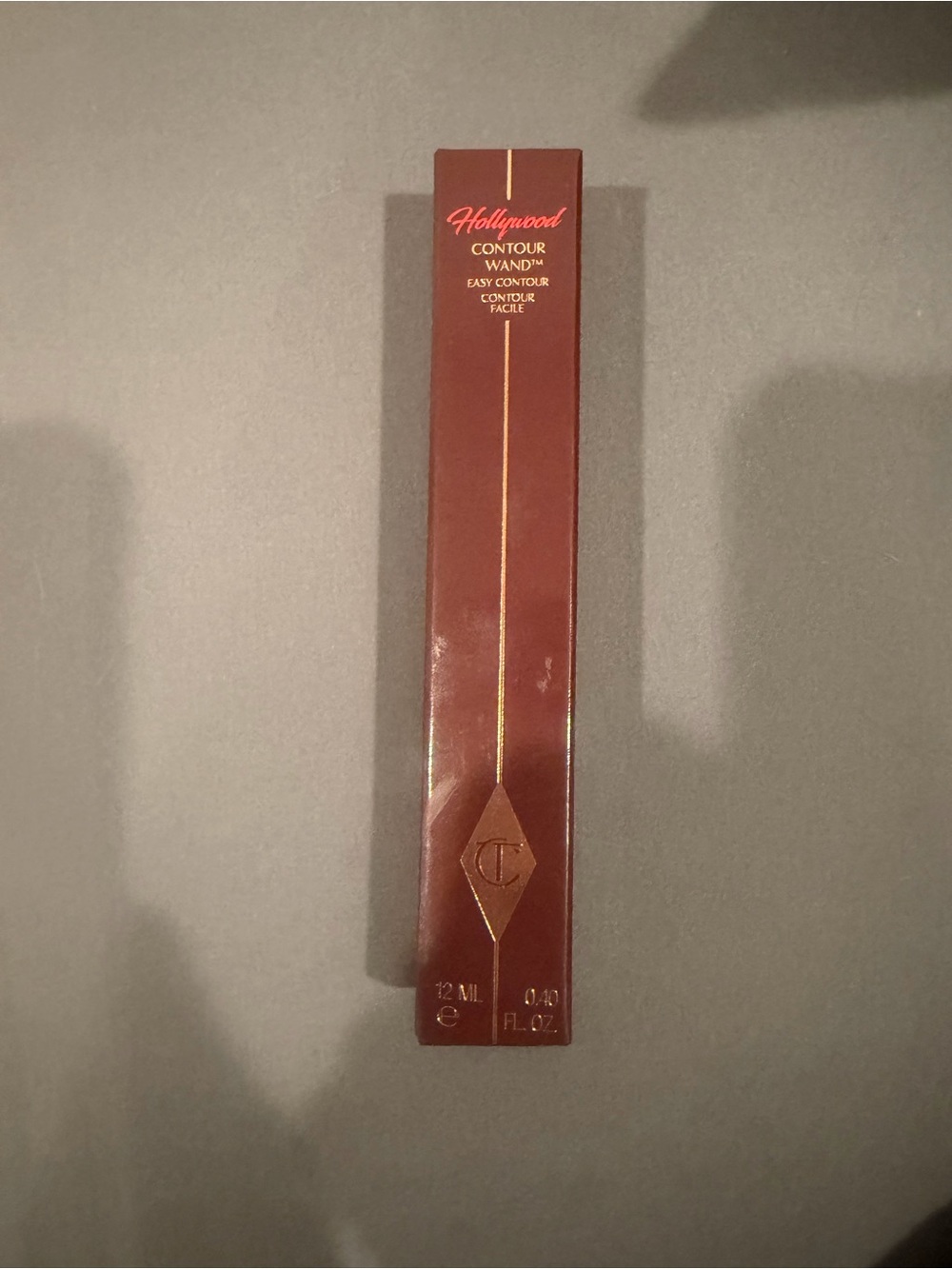 Charlotte Tilbury Hollywood Contour Wand - Burgundy with Gold Accents